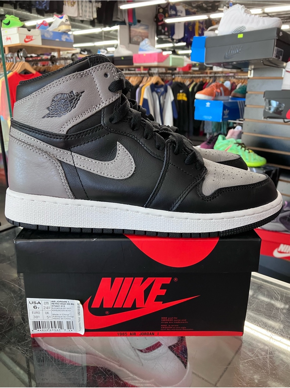 Women’s Air Jordan 1 Retro High Shadow Size 7.5 - Picture 2 of 9